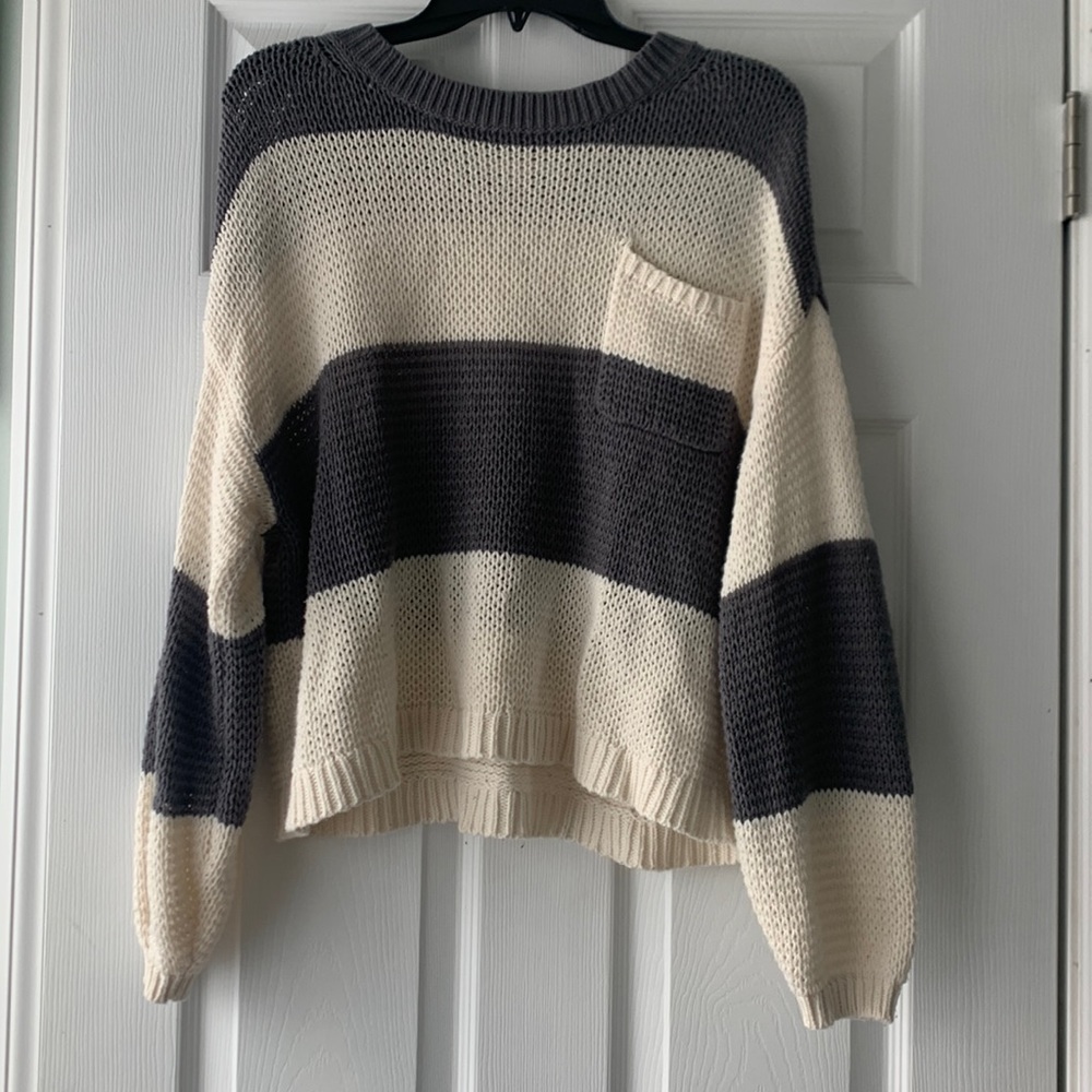 American Eagle sweater